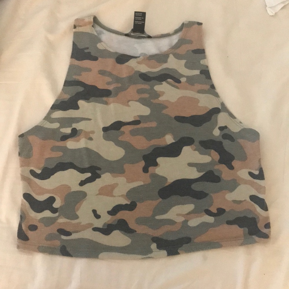 camo crop top